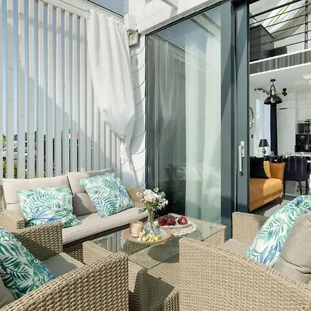 Comfortable House With, Whirlpool Bathtub *